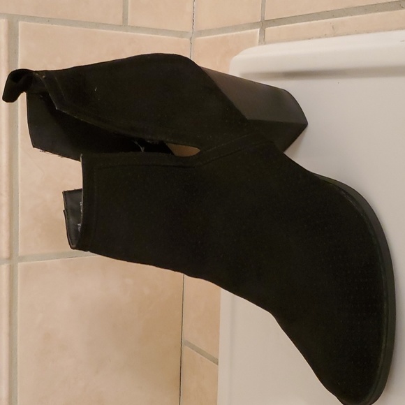 JustFab Women's Messina Black Ankle Boots Size 8.5 - Picture 2 of 8